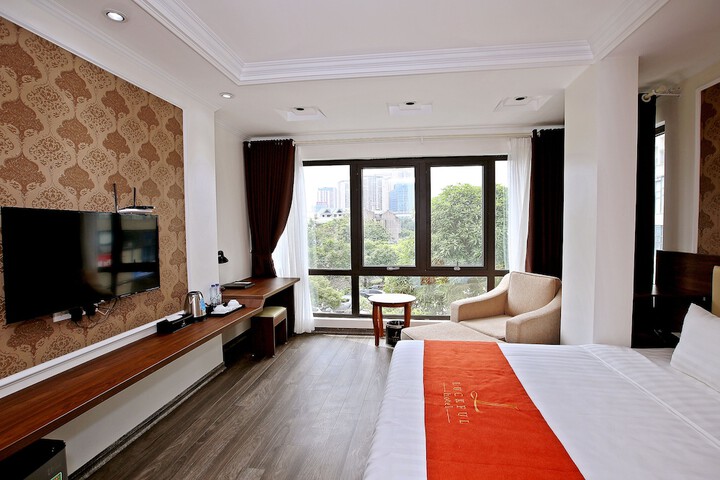 Hotel 53 of 54