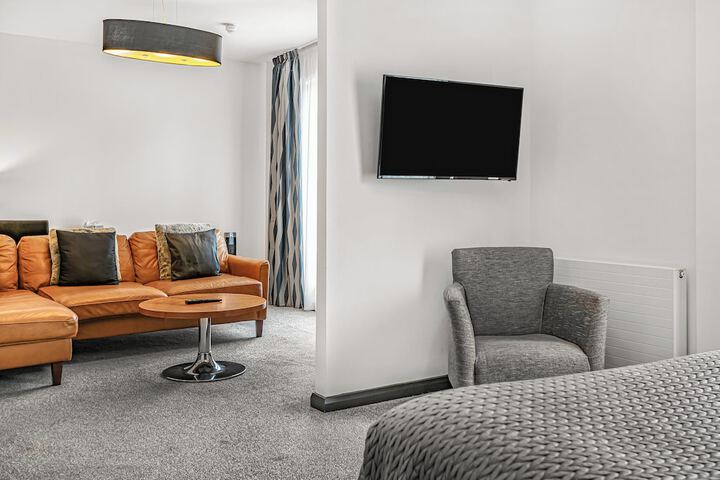 Room 45 of 106