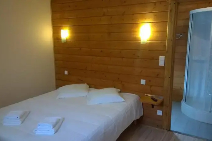 Room 3 of 10