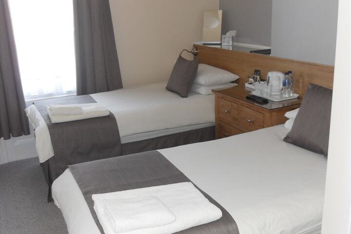 Room 5 of 17