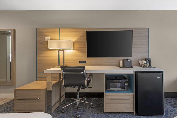 Room 17 of 48