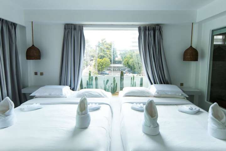 Room 10 of 31