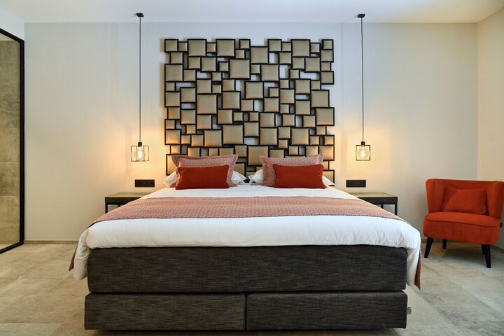 Room 7 of 68