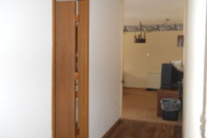 Room 102 of 348