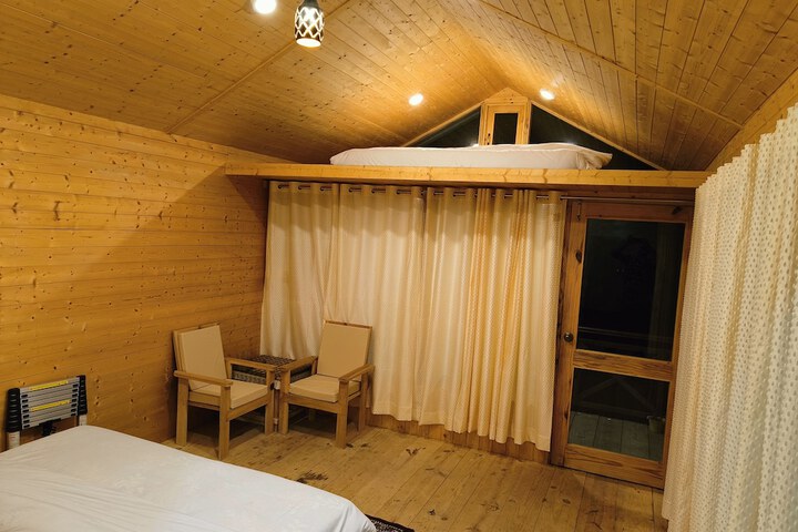 Room 6 of 20