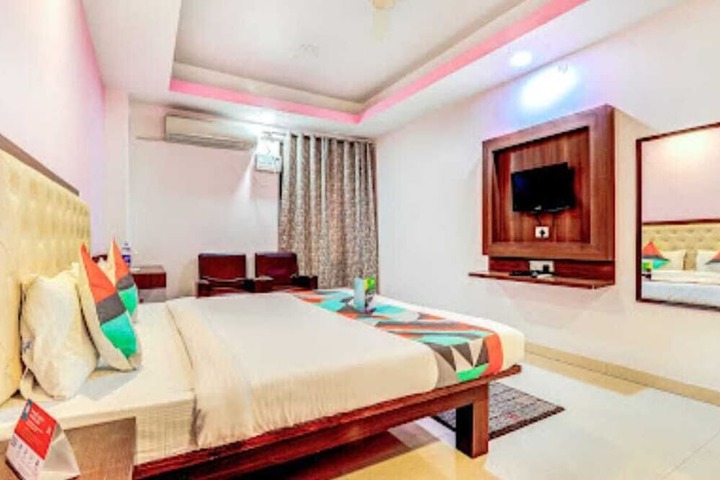 Room 4 of 7
