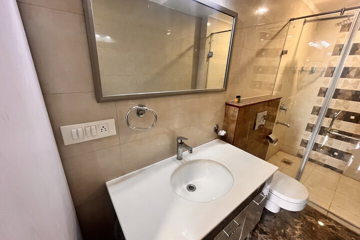 Room 11 of 29