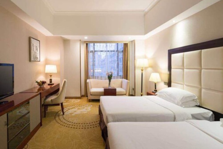 Room 14 of 32
