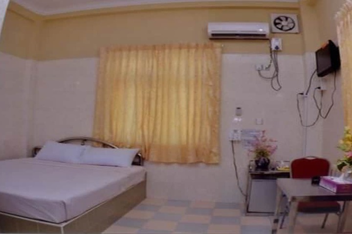 Room 4 of 15