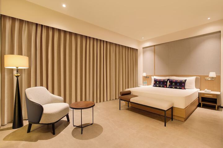 Room 15 of 40
