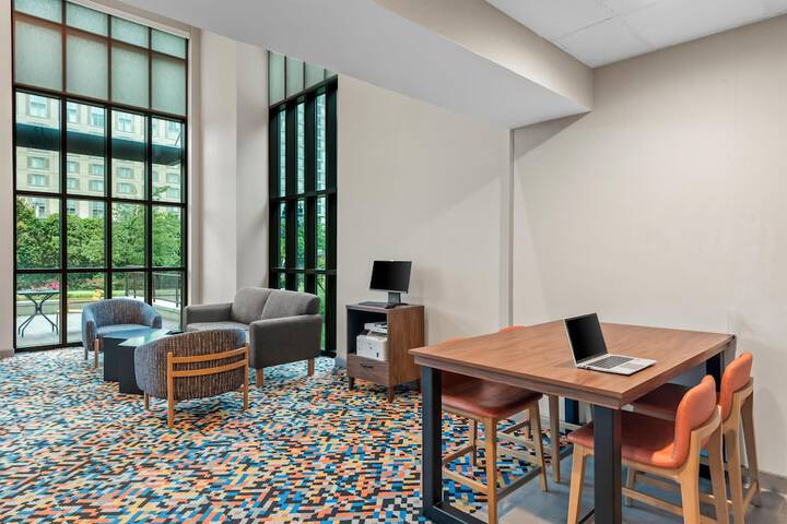 Business Center 39 of 46