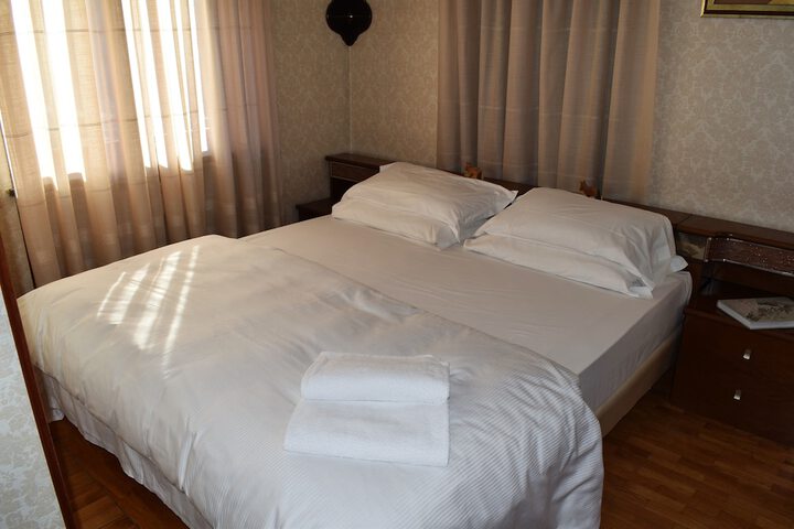 Room 27 of 121