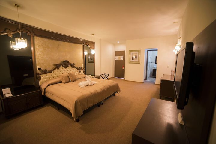 Room 8 of 36