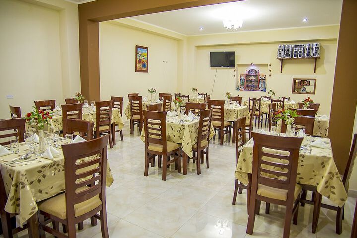 Dining 14 of 21