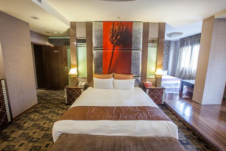 Room 22 of 31