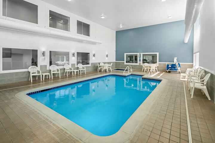 Pool 45 of 61