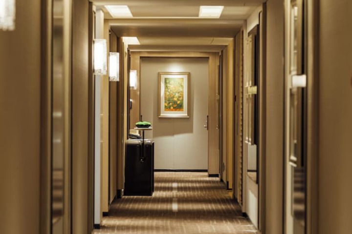 Ballroom/Hall 84 of 102