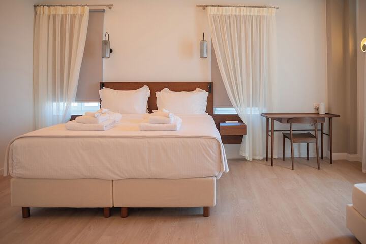 Room 35 of 182