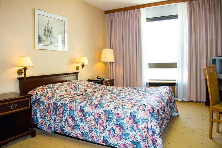 Room 3 of 6