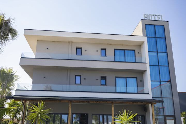 Hotel 11 of 18