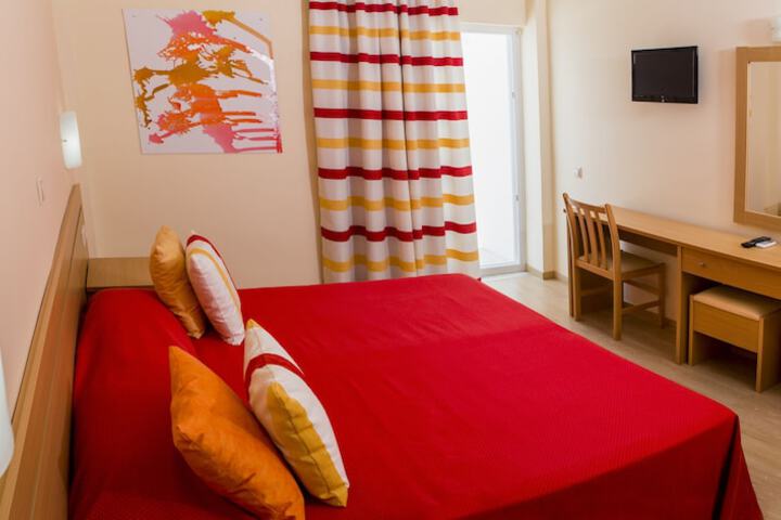 Room 2 of 36