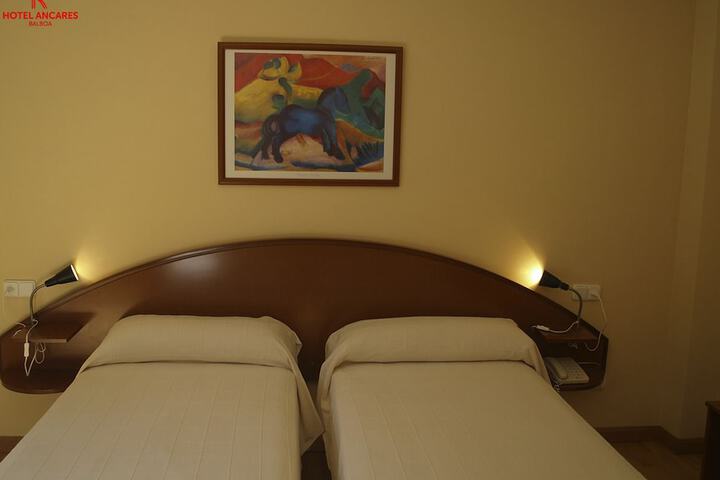 Room 8 of 37