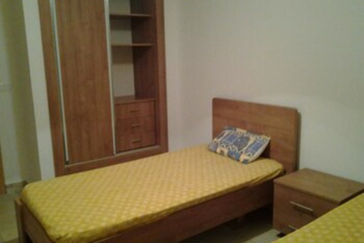 Room 4 of 11