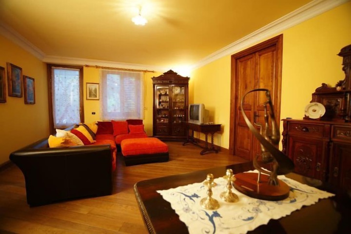Room 13 of 27