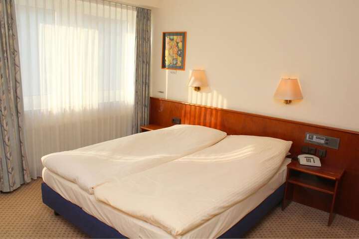 Room 6 of 41