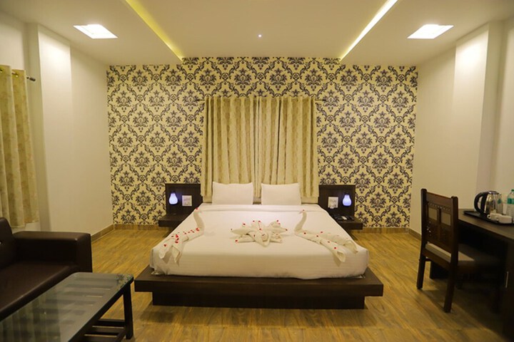 Room 16 of 36