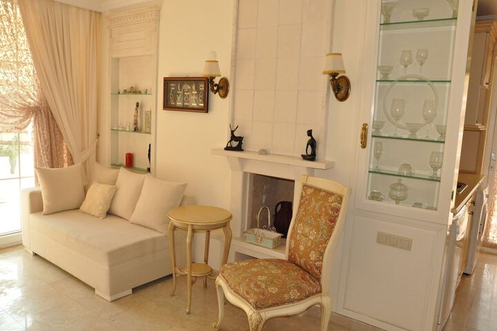 Room 10 of 27