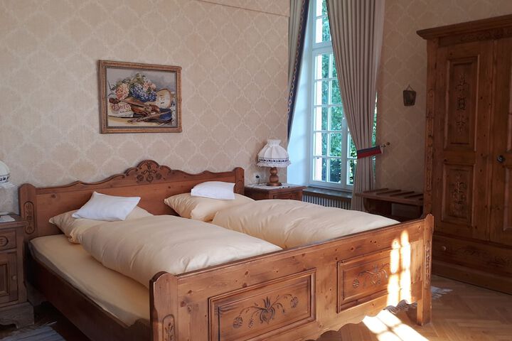 Room 3 of 7