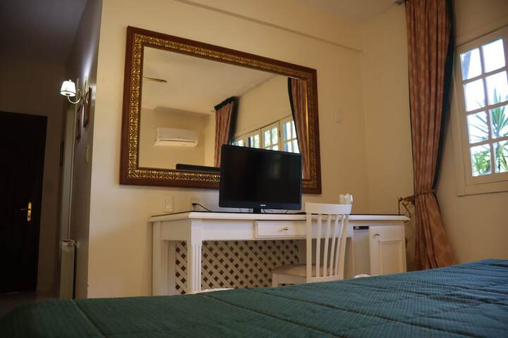 Room 26 of 127