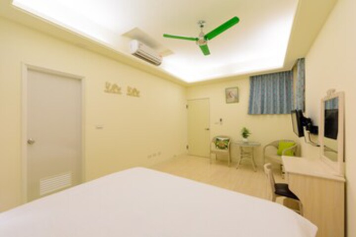 Room 37 of 43