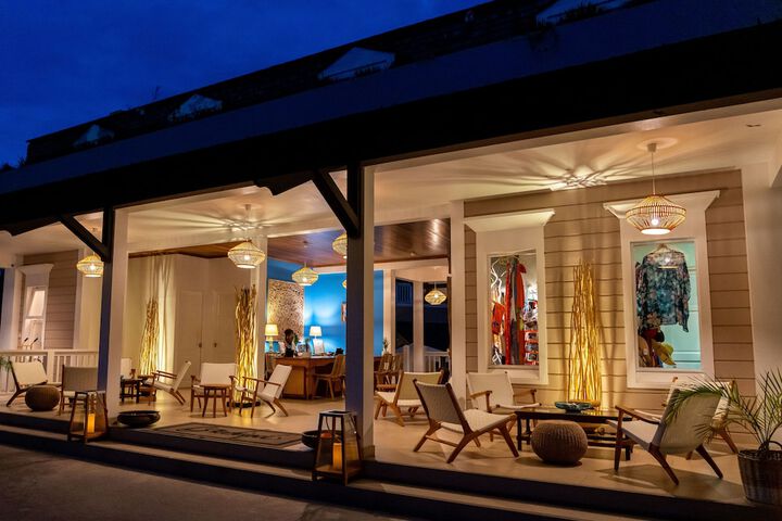 Concierge desk