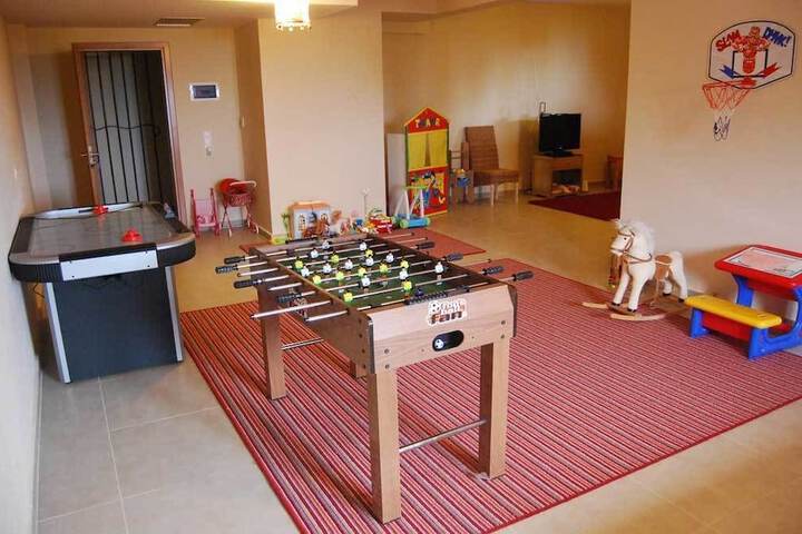 Children's play area - indoor