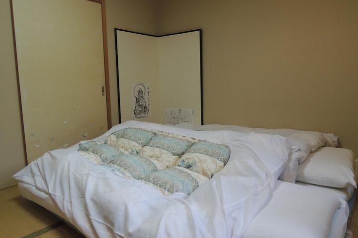 Room 13 of 50