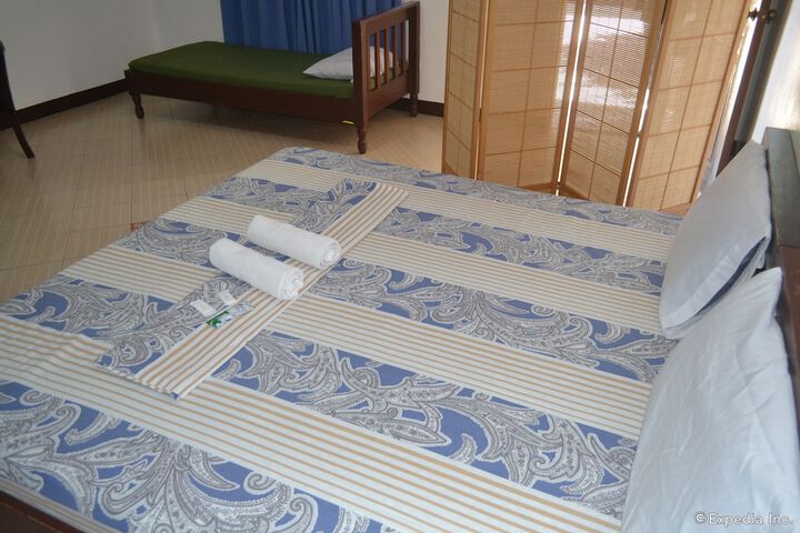 Room 12 of 72