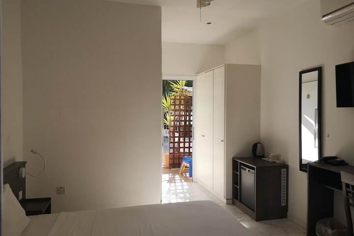 Room 21 of 110