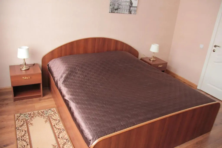 Room 6 of 14