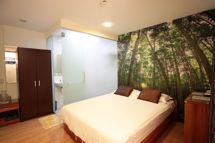 Room 7 of 47