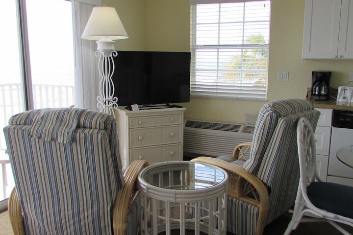 Room 93 of 229