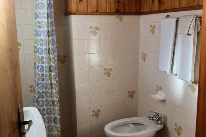 Room 44 of 69