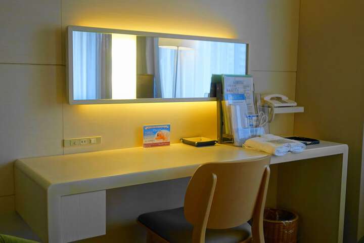 Room 14 of 90