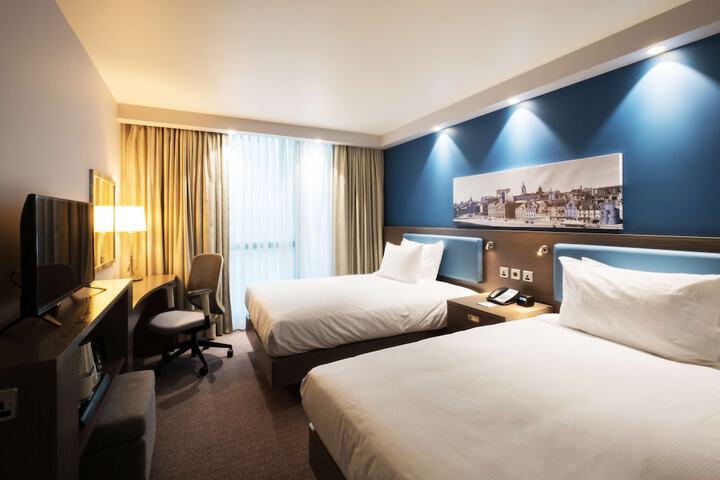 Room 14 of 42