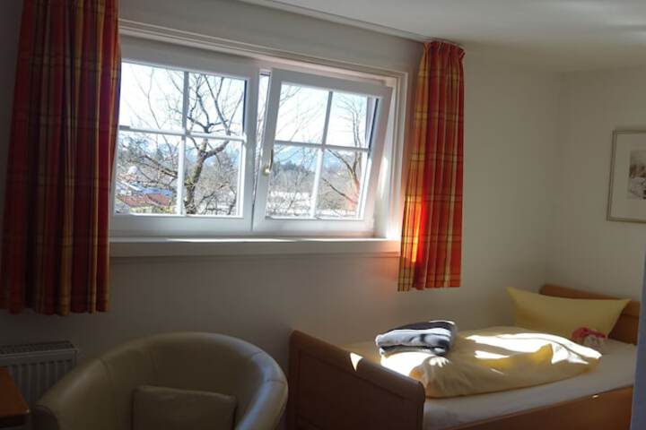 Room 17 of 35