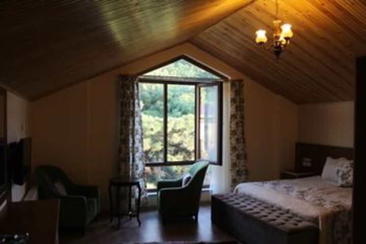 Room 8 of 35
