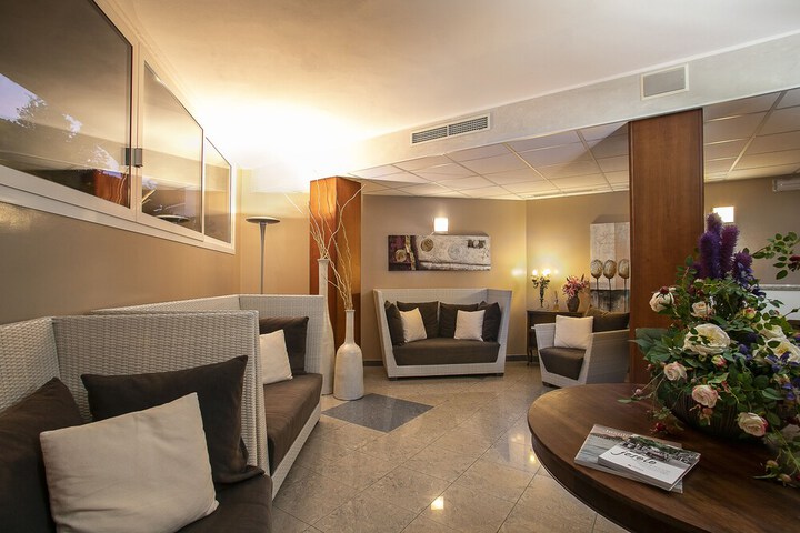 Hotel Interior 4 of 68