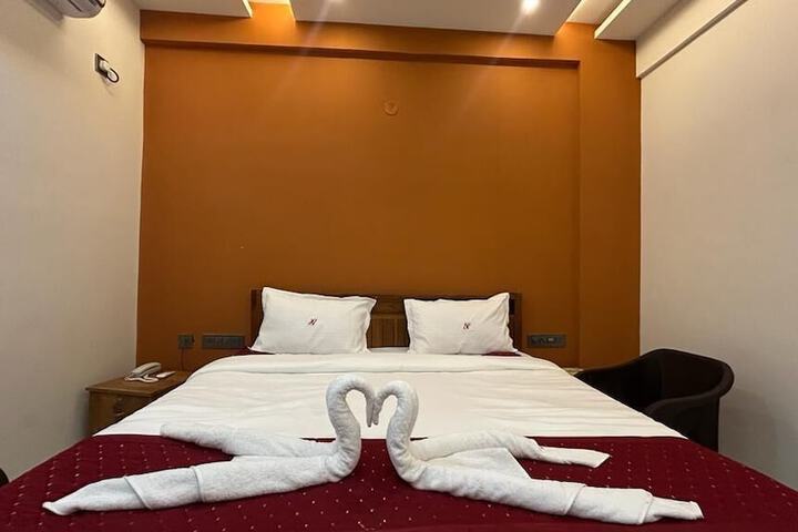 Room 6 of 14