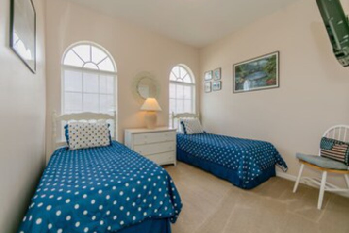 Room 28 of 28